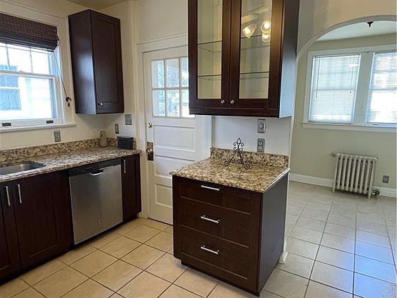 3rd image of 126 W Randall Ave