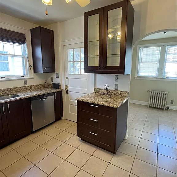126 W Randall Ave — Photo 3