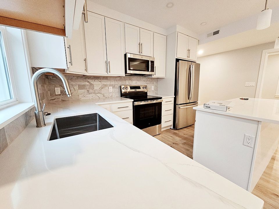 1st image of 11 Holton St #9