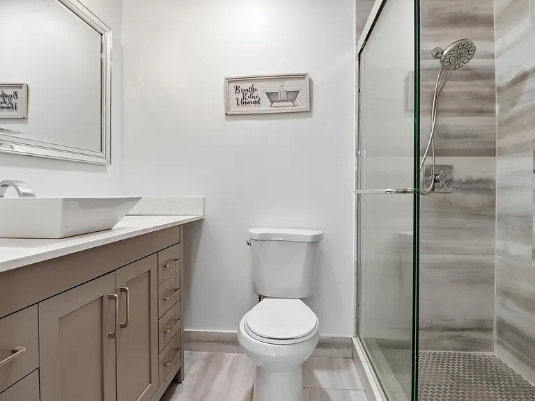 105 Vanessa St — Photo 25
