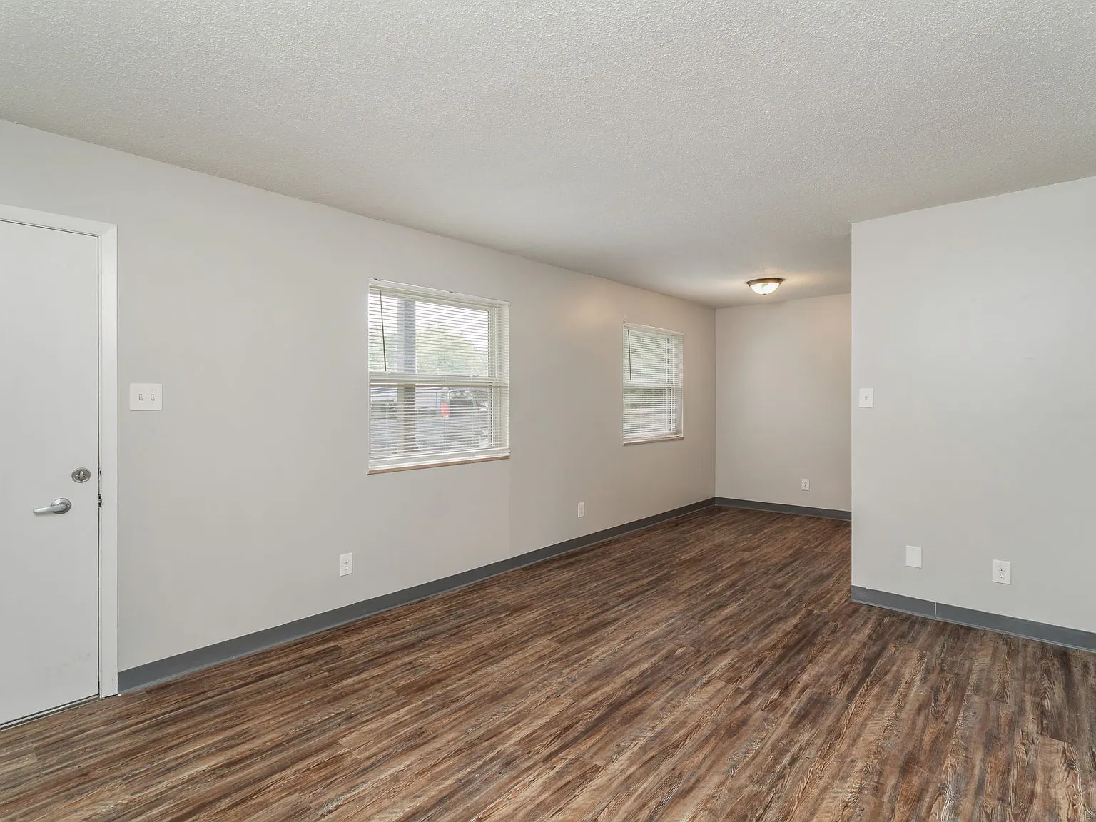 (ACHHD) 2716 Holbrook Drive Apts (12 Units) - 5 — Photo 3