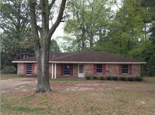 110 N Pine Ridge Dr, Forest, MS 39074