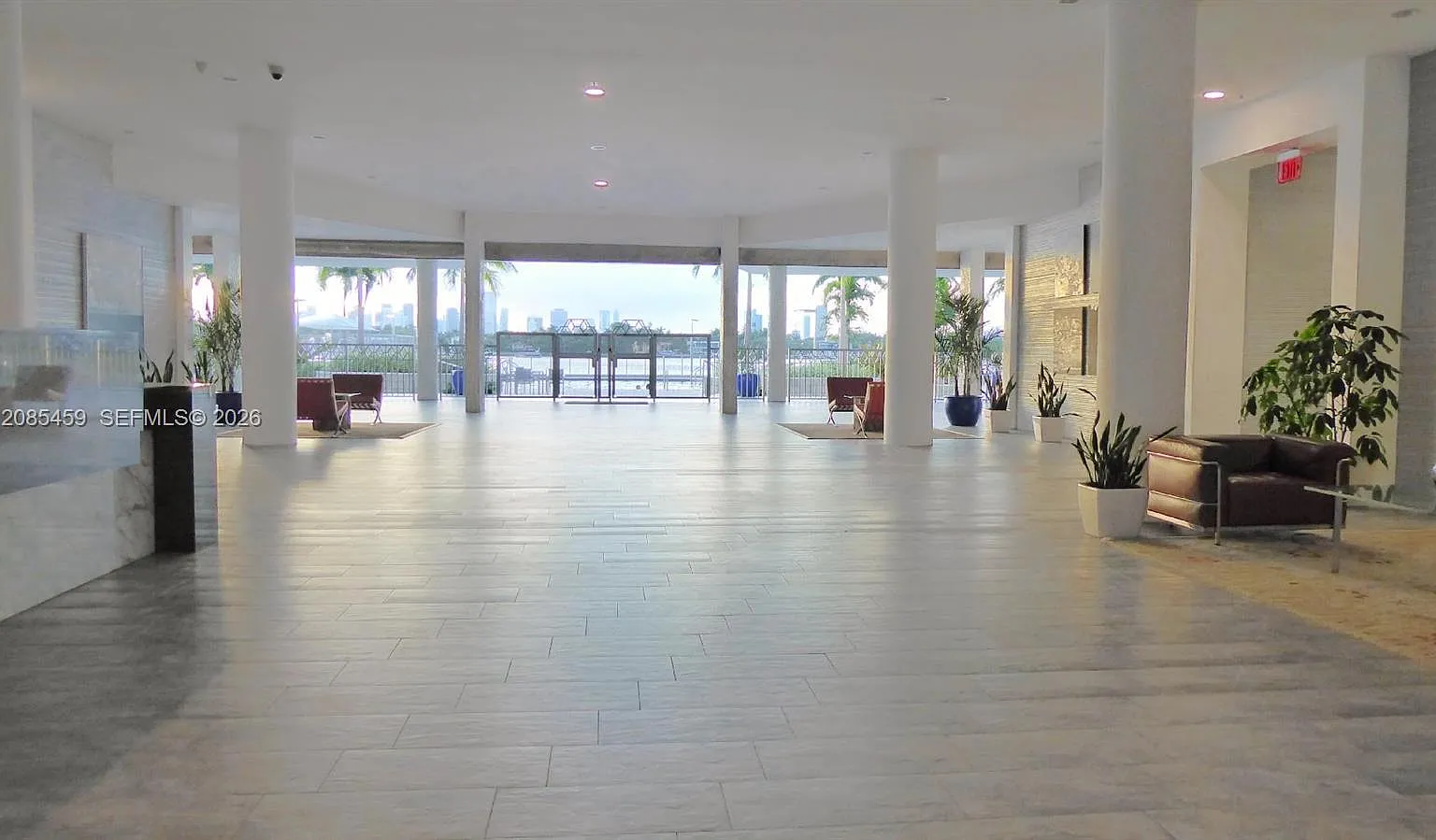 South Bay Club Condo — Photo 2