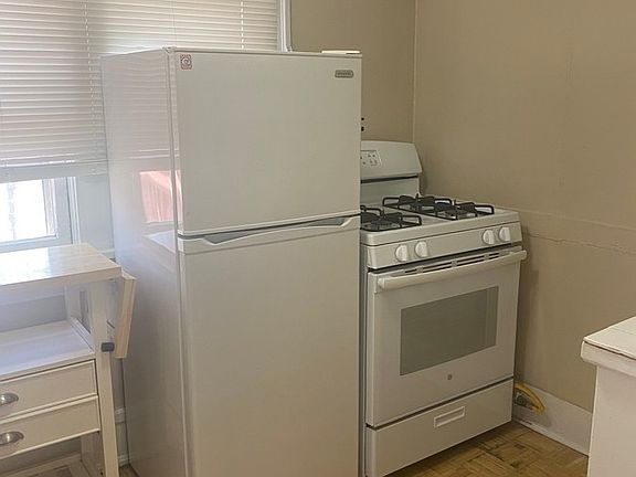 4th image of 1483 N Milwaukee St #4