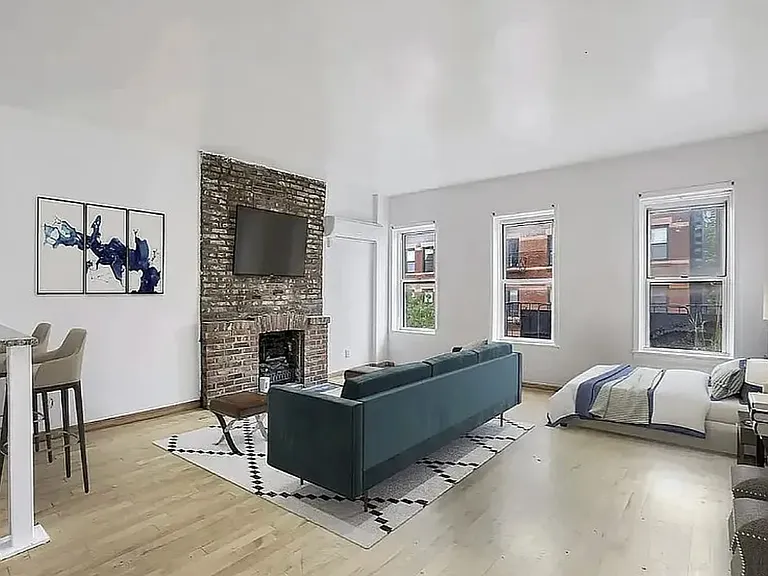 465 W 49th St #2B — Photo 1