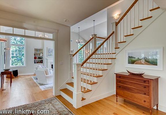 welcomes you with its quality and many lovely details.