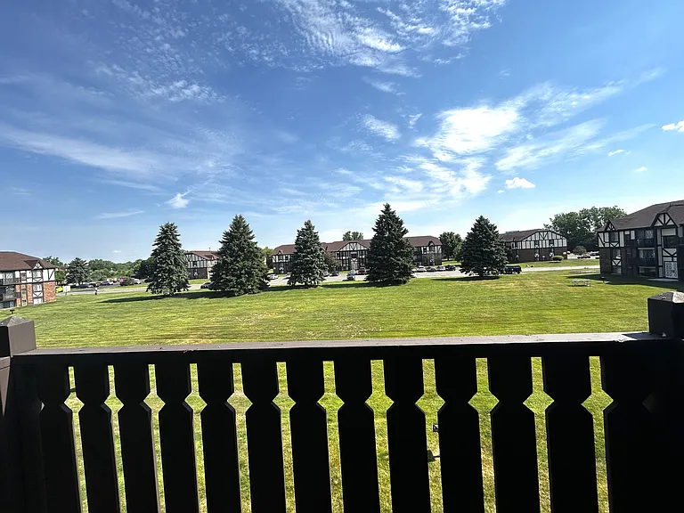 Charter Oaks Apartments — Photo 94