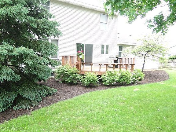 5th image of 4323 Holyoke Dr SE