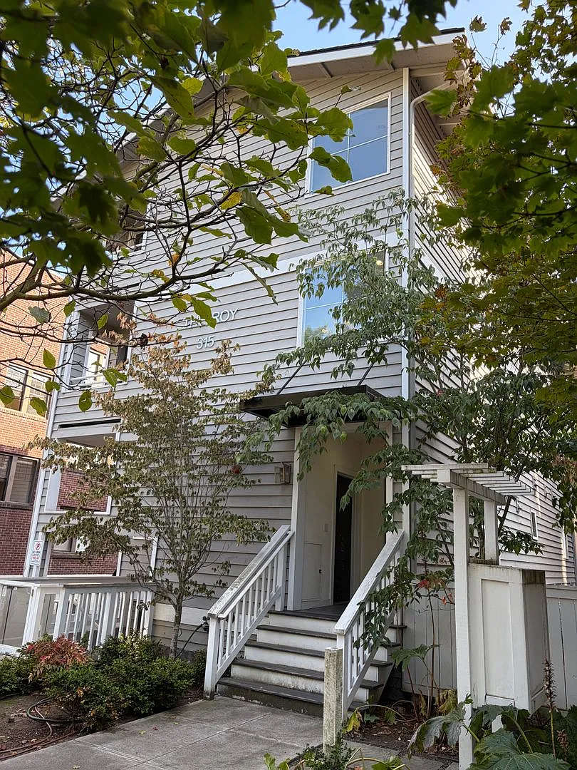 315 W Roy St Apartments — Photo 1