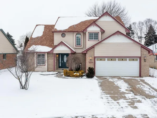 15623 Greenview Dr, Fraser, MI 48026