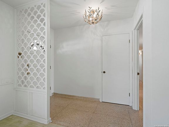 5th image of 2730 MARLBOROUGH DR