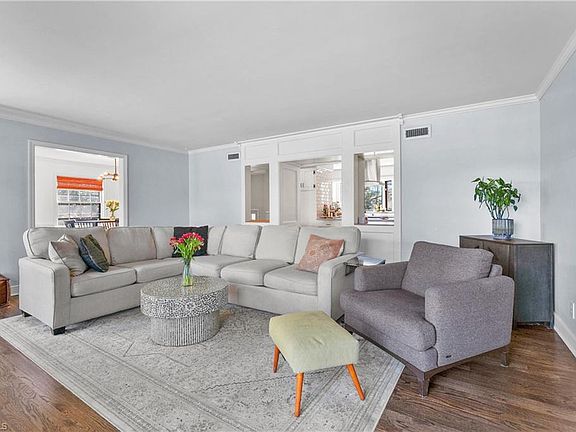 4th image of 1903 Huntington Rd