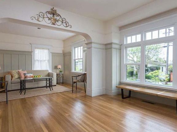4th image of 2709 McGee Ave #1