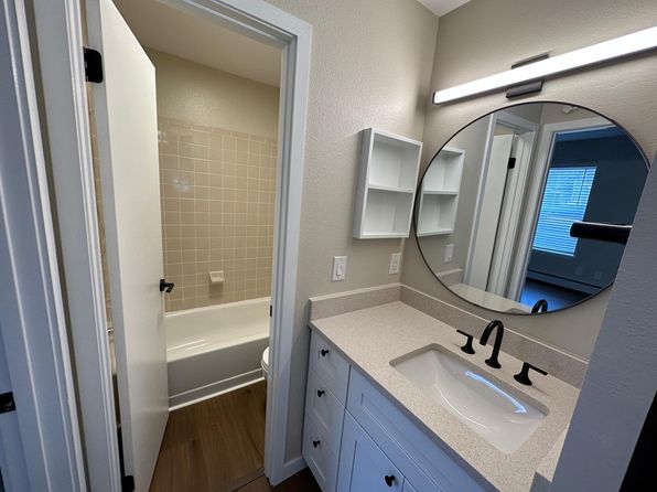 7977 Countryside Dr APT 100, Niwot, CO 80503