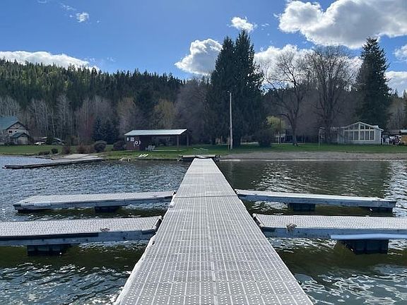 4th image of 13020 NW Newman Lake Dr #19