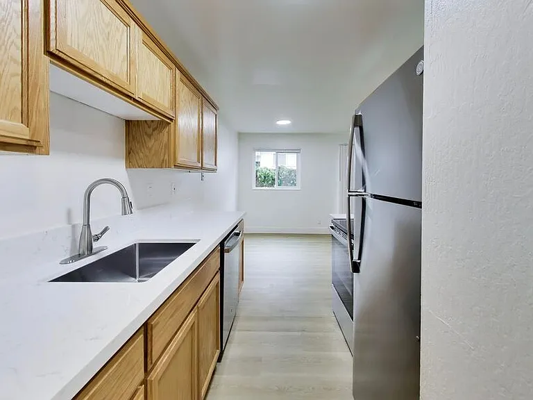 2727 Marina Boulevard — Photo 15
