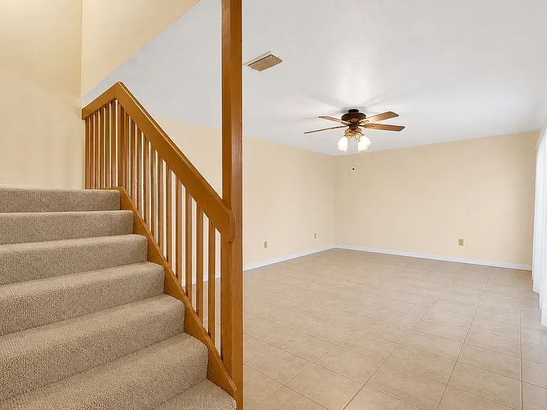 2593 S Park Ave — Photo 4