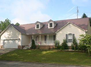 14 Maple Dr, Huntington, WV 25705