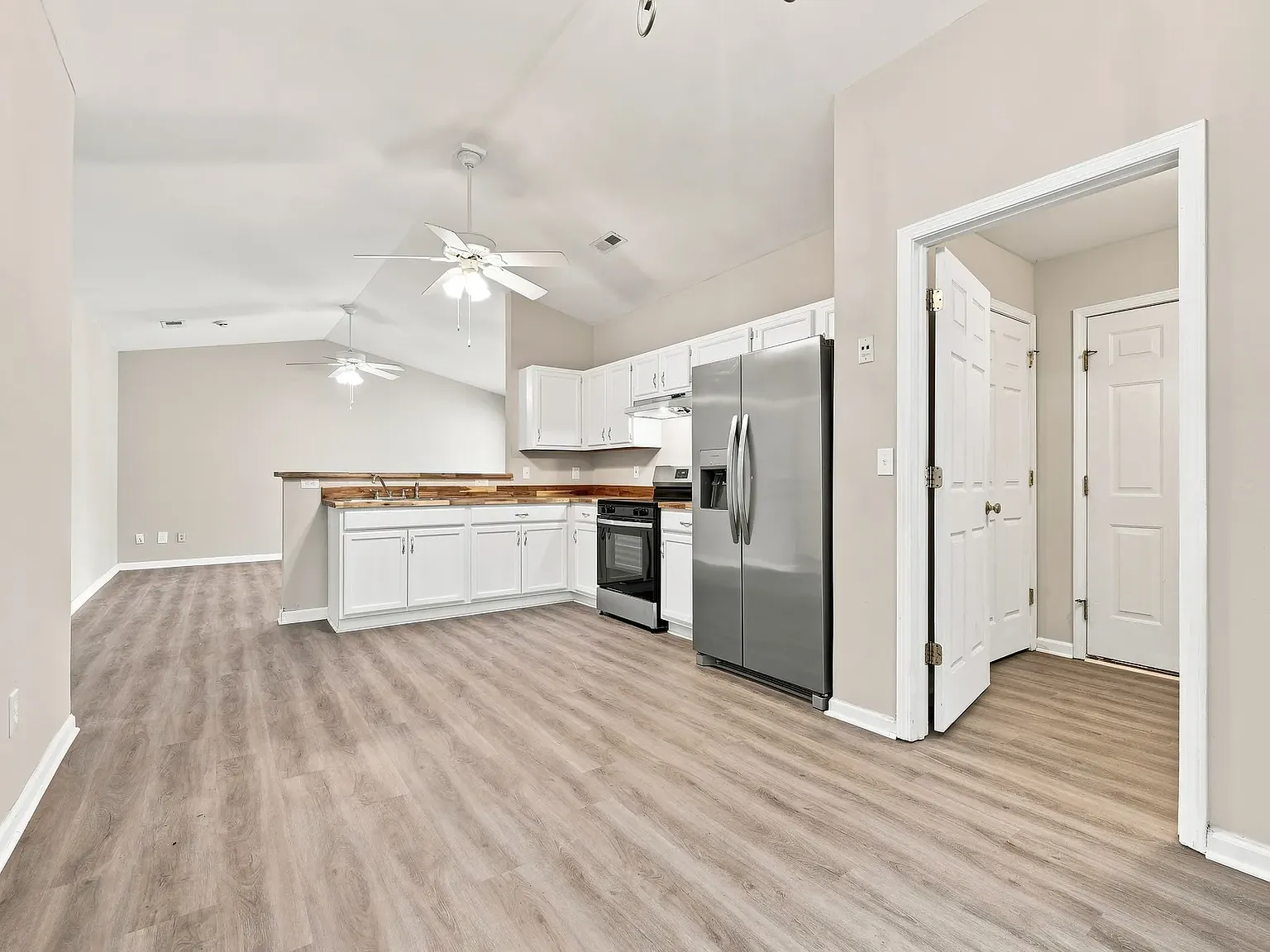 3 bed, 1224 sqft, $1,800 — Photo 4