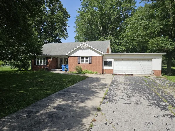 2415 College Dr, Mount Carmel, IL 62863