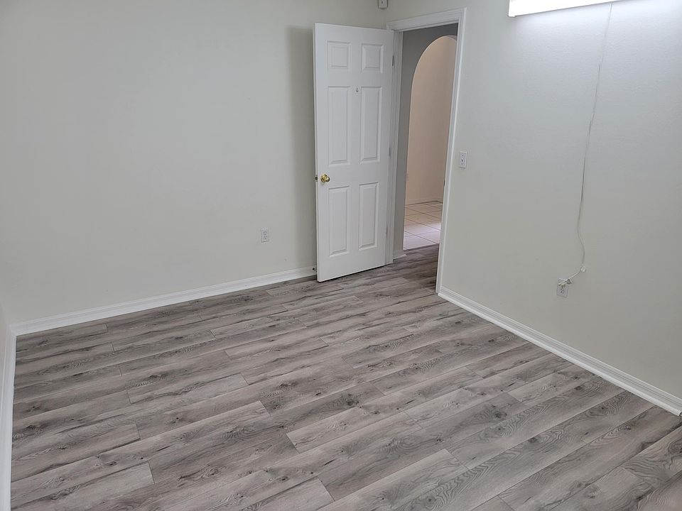 1st image of 4614 Radford Ln
