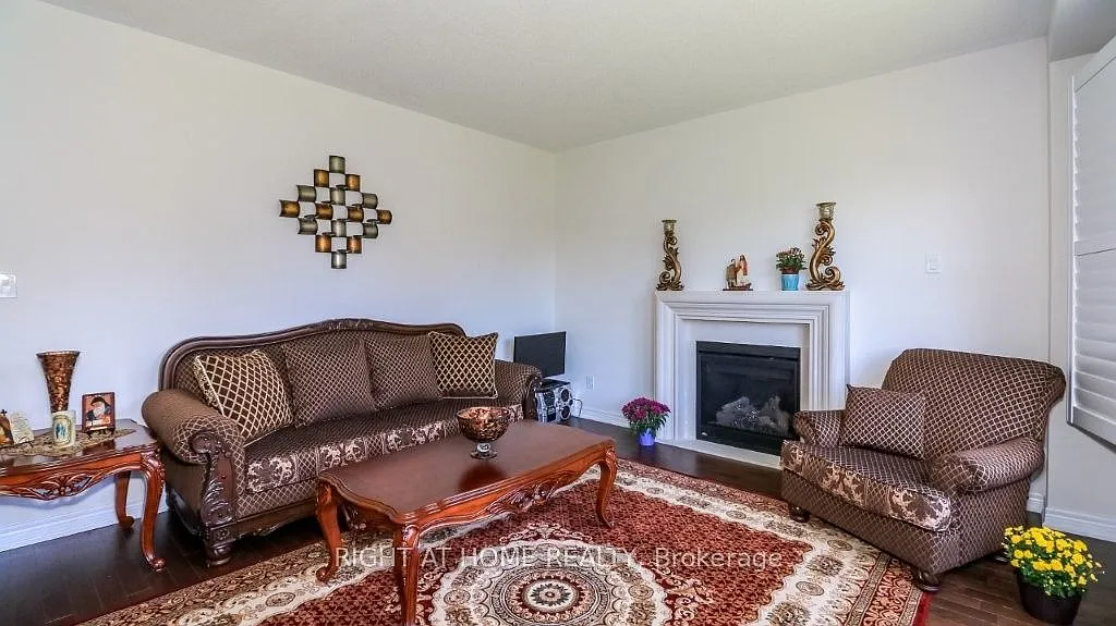 5 bed, $3,850 — Photo 4