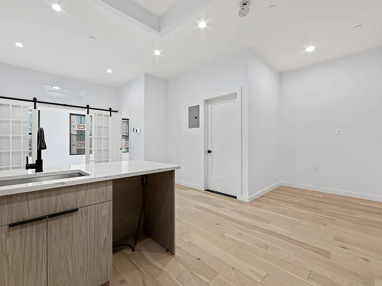 1091 Rogers Ave #2 — Photo 7