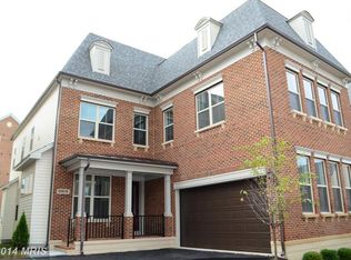 20619 Holyoke Dr, Ashburn, VA 20147