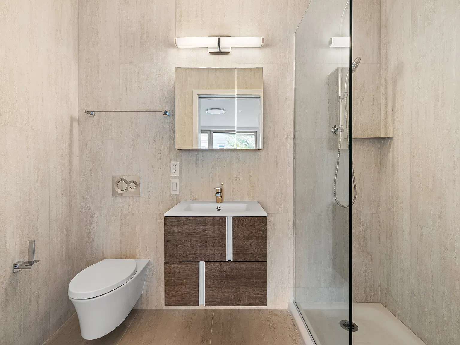 369 Manhattan Avenue — Photo 4