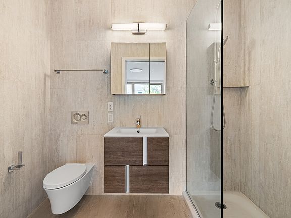 5th image of 369 Manhattan Ave #3