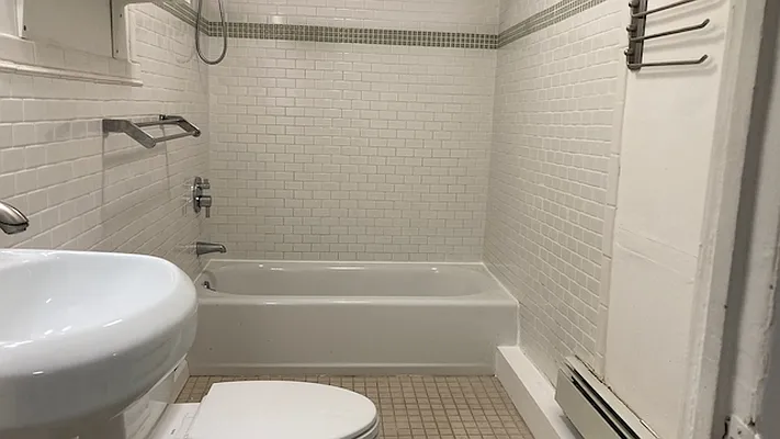 Rented by Garfield Realty  | media 17