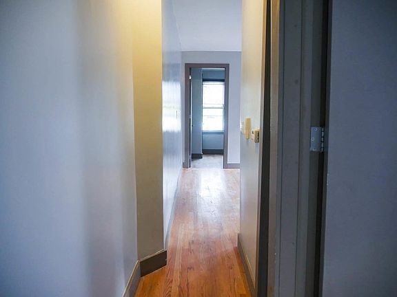 2nd image of 644 Lafayette Ave #6R