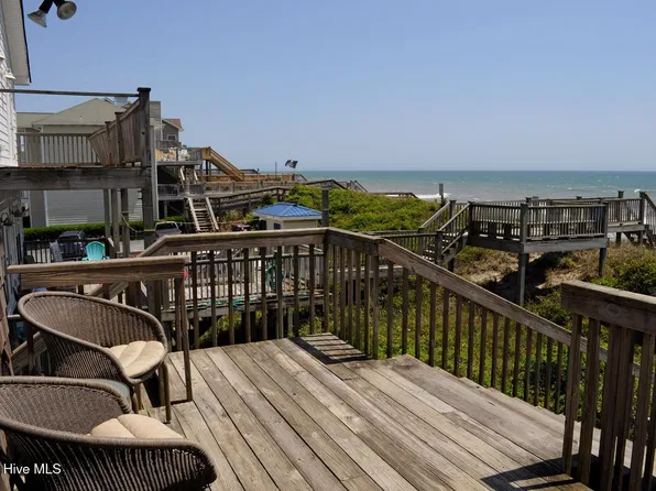 332 N Shore Dr, Surf City, NC 28445