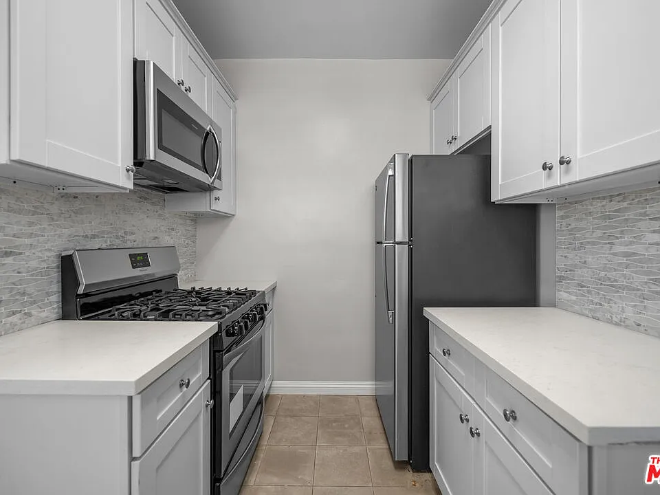 1221 4th Ave #2