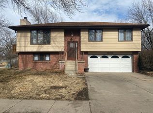7000 Hook Dr, Lincoln, NE 68507