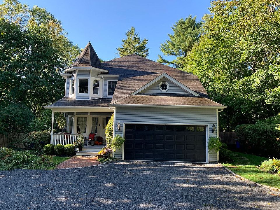 1st image of 18 Marie Dr