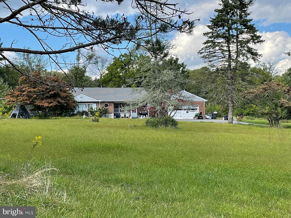 2nd image of 1315 Flint Hill Rd