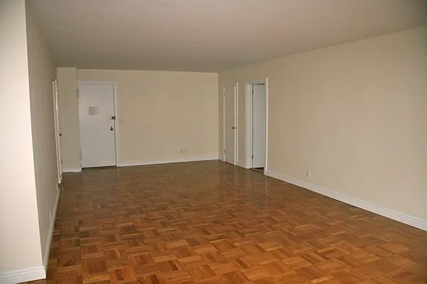 Rented by Michael K Namm Associates | media 33