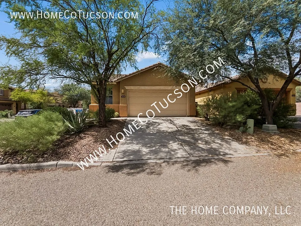 1628 W Gentle Brook Trl
