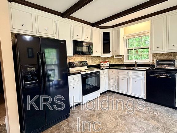 3rd image of 407 Westmoreland Ct