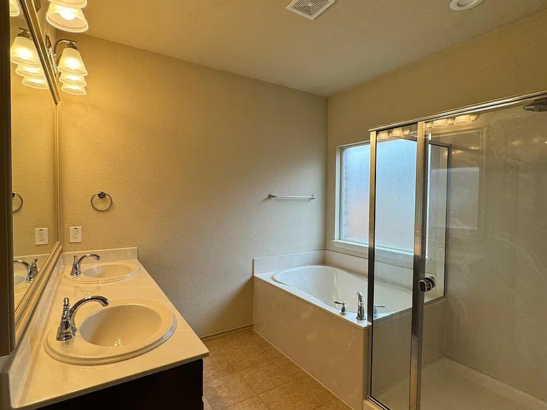 2361 Half Moon Bay Ln — Photo 8