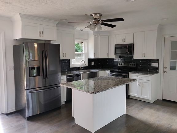 3rd image of 317 Cypress St