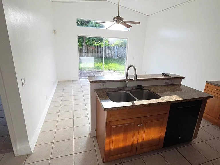 7093 Middlebury Dr — Photo 7