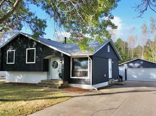 819 9th St, Colona, IL 61241