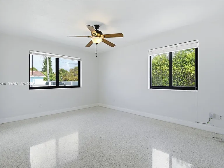 2625 SW 29th Ave #2625 — Photo 6