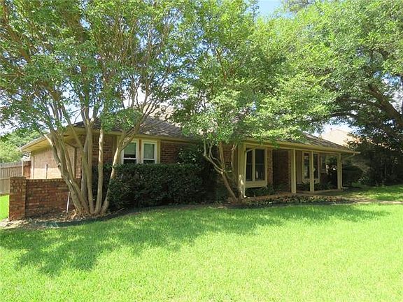 2nd image of 1940 E Branch Hollow Dr