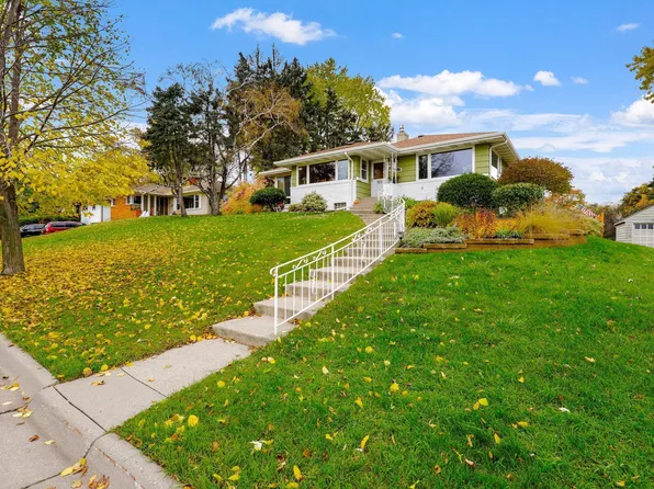225 18th Ave N, South Saint Paul, MN 55075