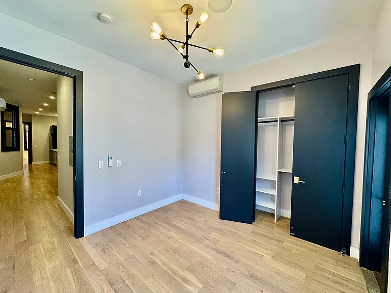 172 New York Ave #1RIGHT — Photo 3