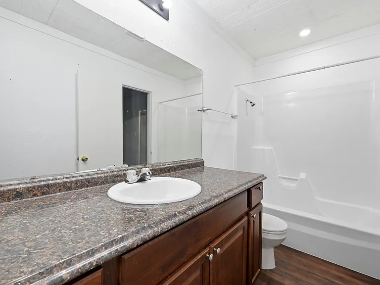 5104 Spruce Cv #A — Photo 14