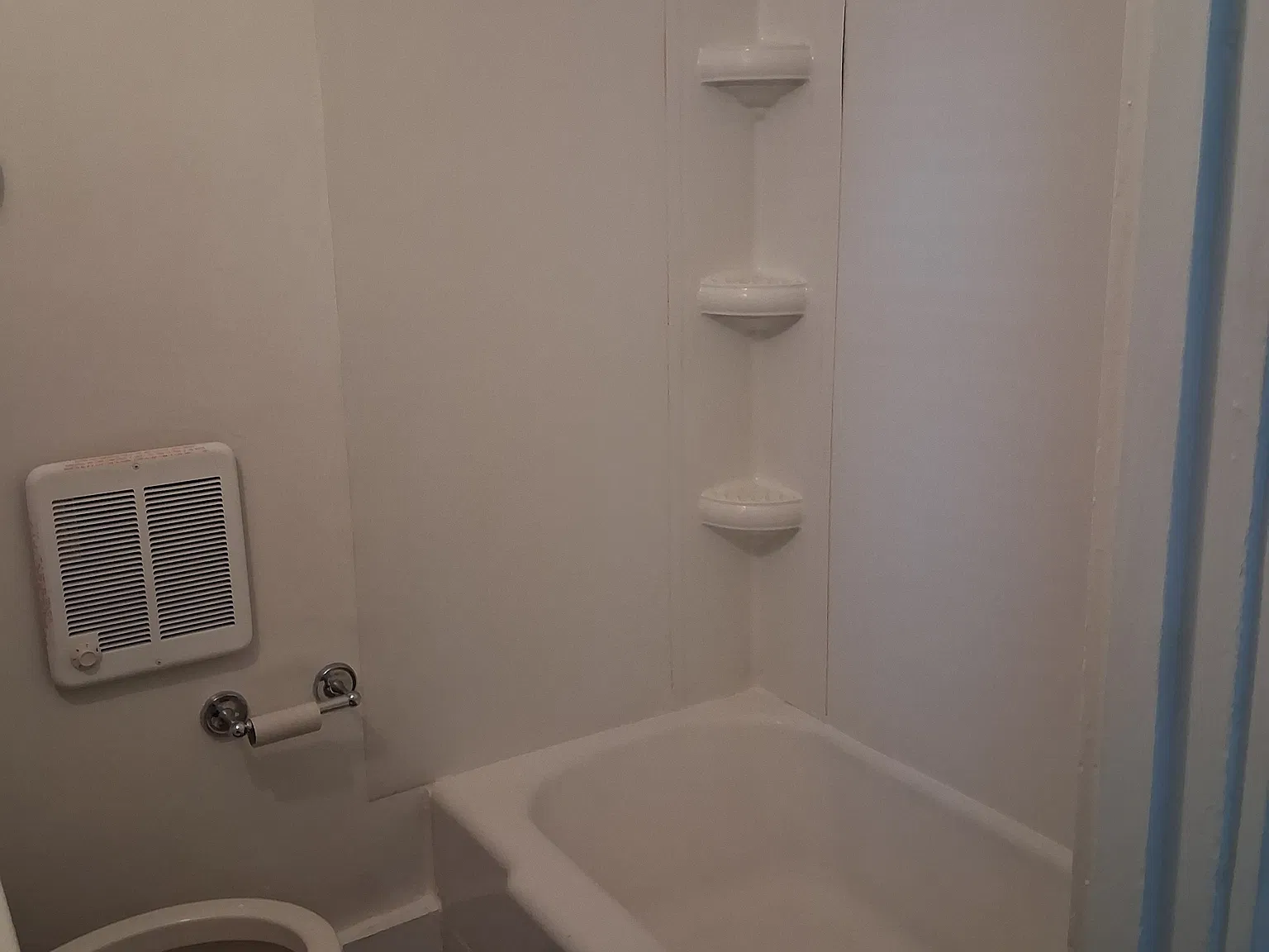 Studio, $700 — Photo 4
